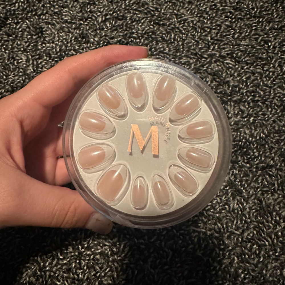 Mani Muse Press-On Nails